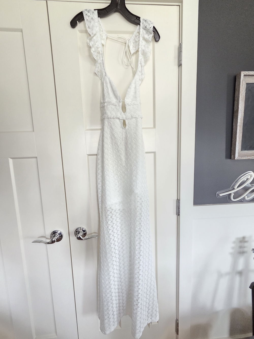 Commence Elegant White Textured Knit Midi Dress with Ruffled Straps - Picture 5 of 10
